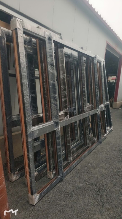 鞍山市天乙門窗工業有限公司沈陽經銷商所訂貨品已完成，經過檢驗后進行包裝，準備發貨。(圖5)